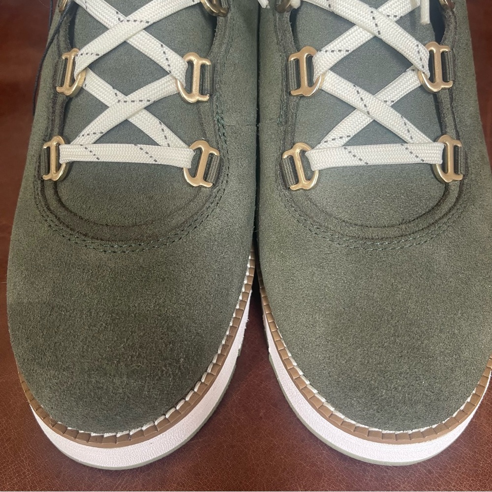 NWT Cole Haan Grandexplore City Waterproof Wedge Boots
Size 10.5 - Picture 8 of 12